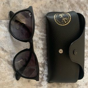 Black Ray-Bans